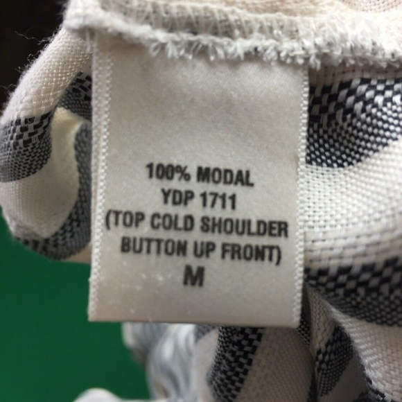 NWT ELAN Women’s Med Grey Stripe Cold Shldr Shirt - Picture 4 of 8